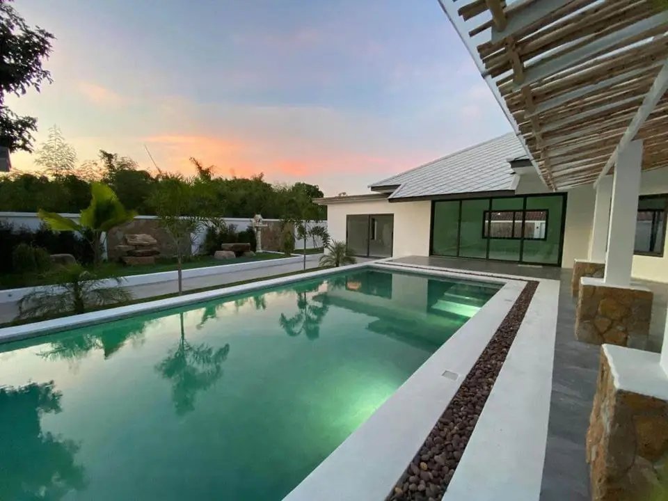 Великолепная вилла с 4 спальнями и 4 ванными комнатами - Фото 4